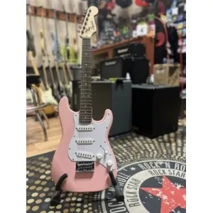 Squier Mini Stratocaster Pink